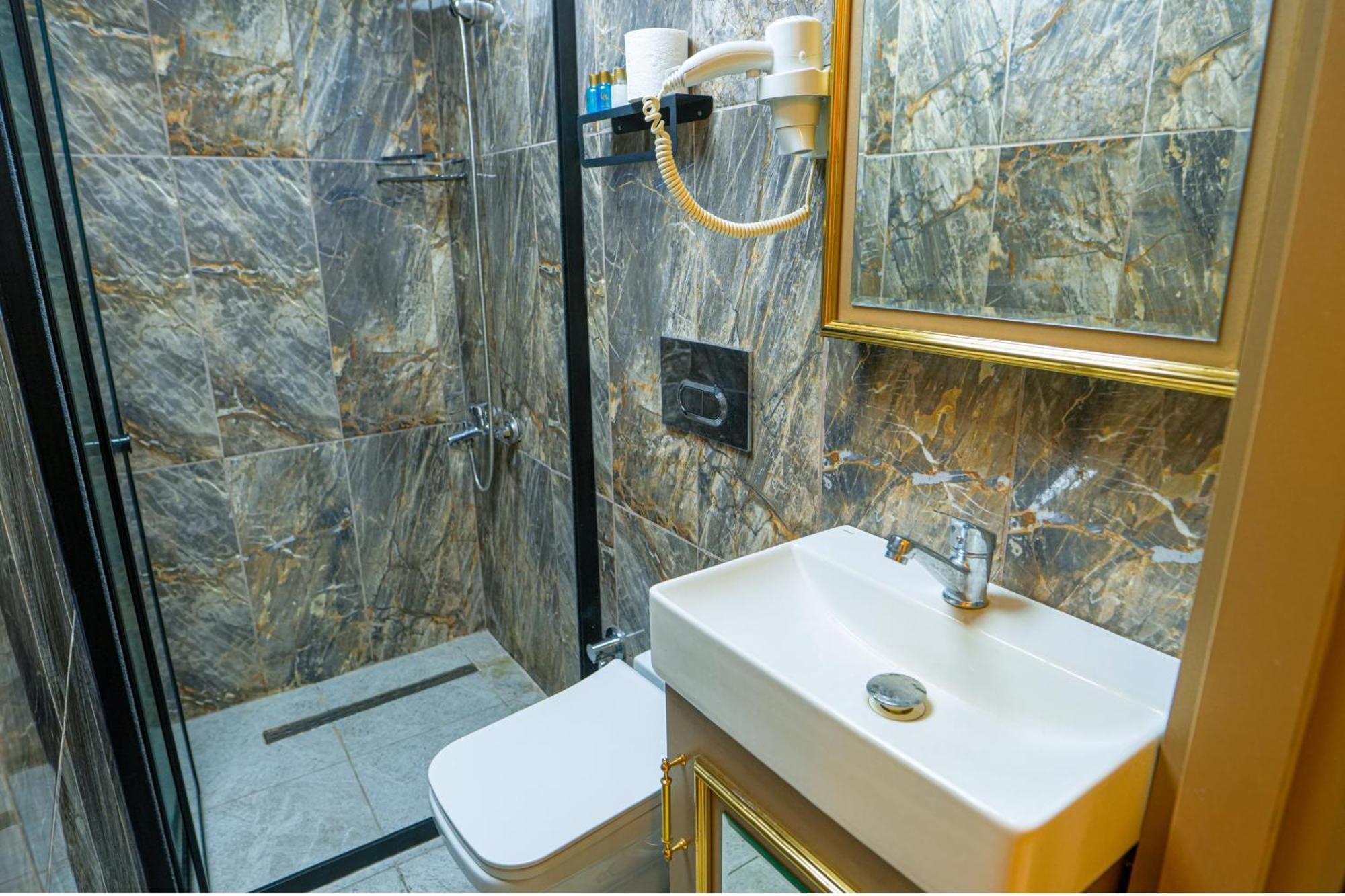 Moonlight Suit Hotel Taksim Istanbul Bagian luar foto