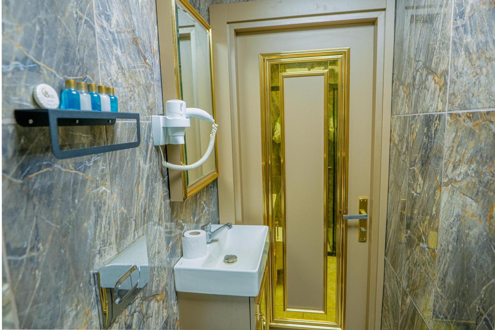 Moonlight Suit Hotel Taksim Istanbul Bagian luar foto